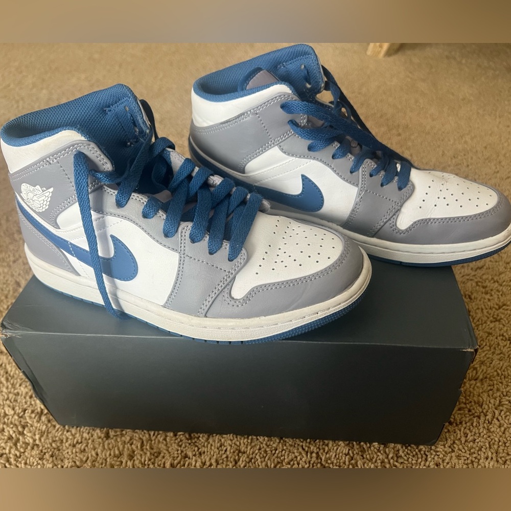 Men’s air Jordan mids size 7.5